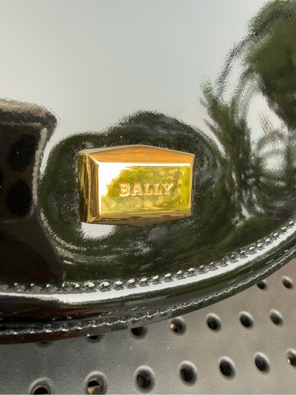 Bally Black Patent Leather Saddle Crossbody Shoulder Bag Gold Hardware - Picture 3 of 15